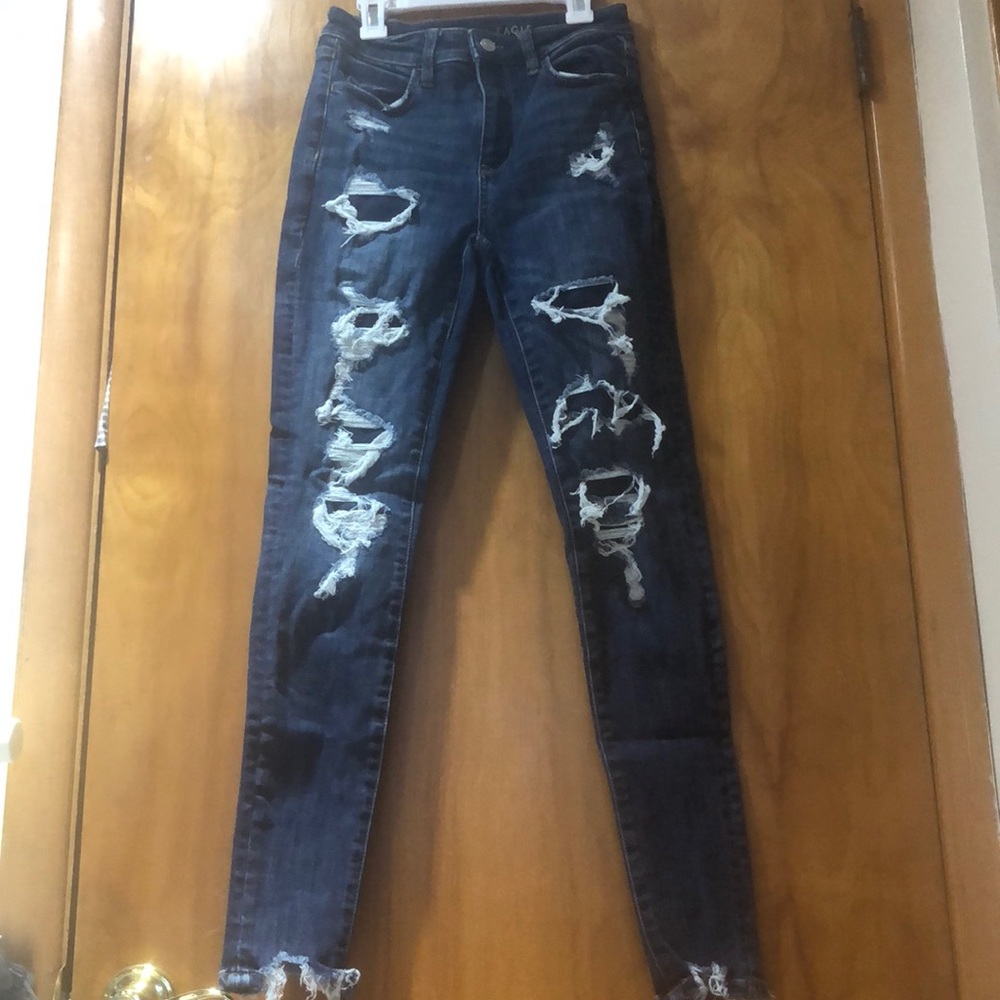 AE never worn women’s size 2 regular ripped jeans